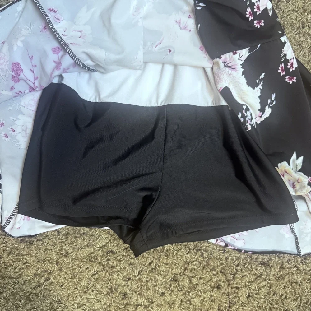 CocoPear Floral One Piece Swimsuit L Swim dress Cross Back built in bra & shorts - Picture 2 of 6